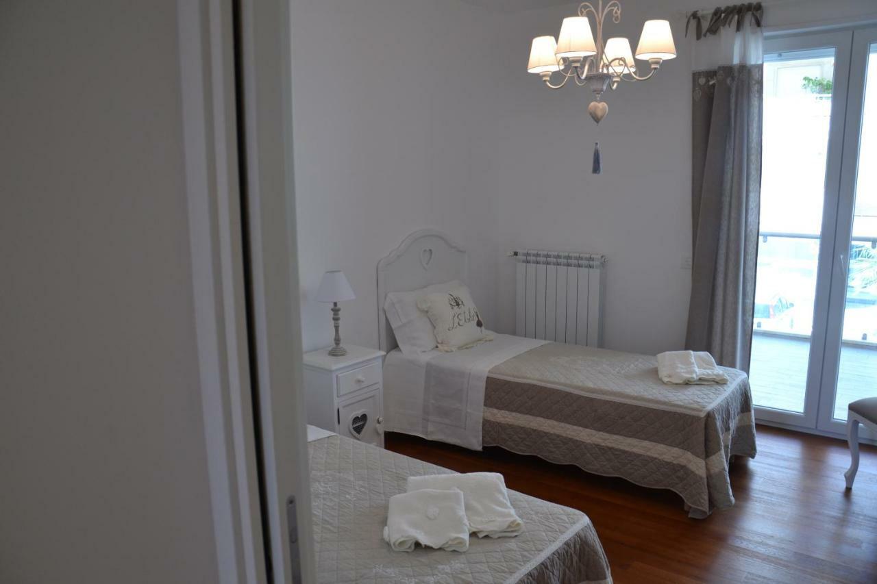 Porto Nuovo Holiday Home Монополи Экстерьер фото
