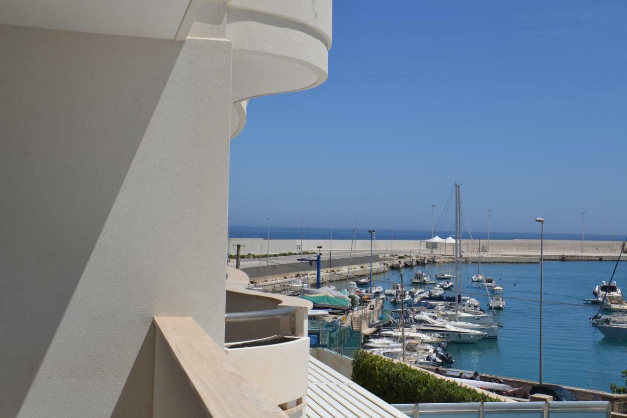 Porto Nuovo Holiday Home Монополи Экстерьер фото