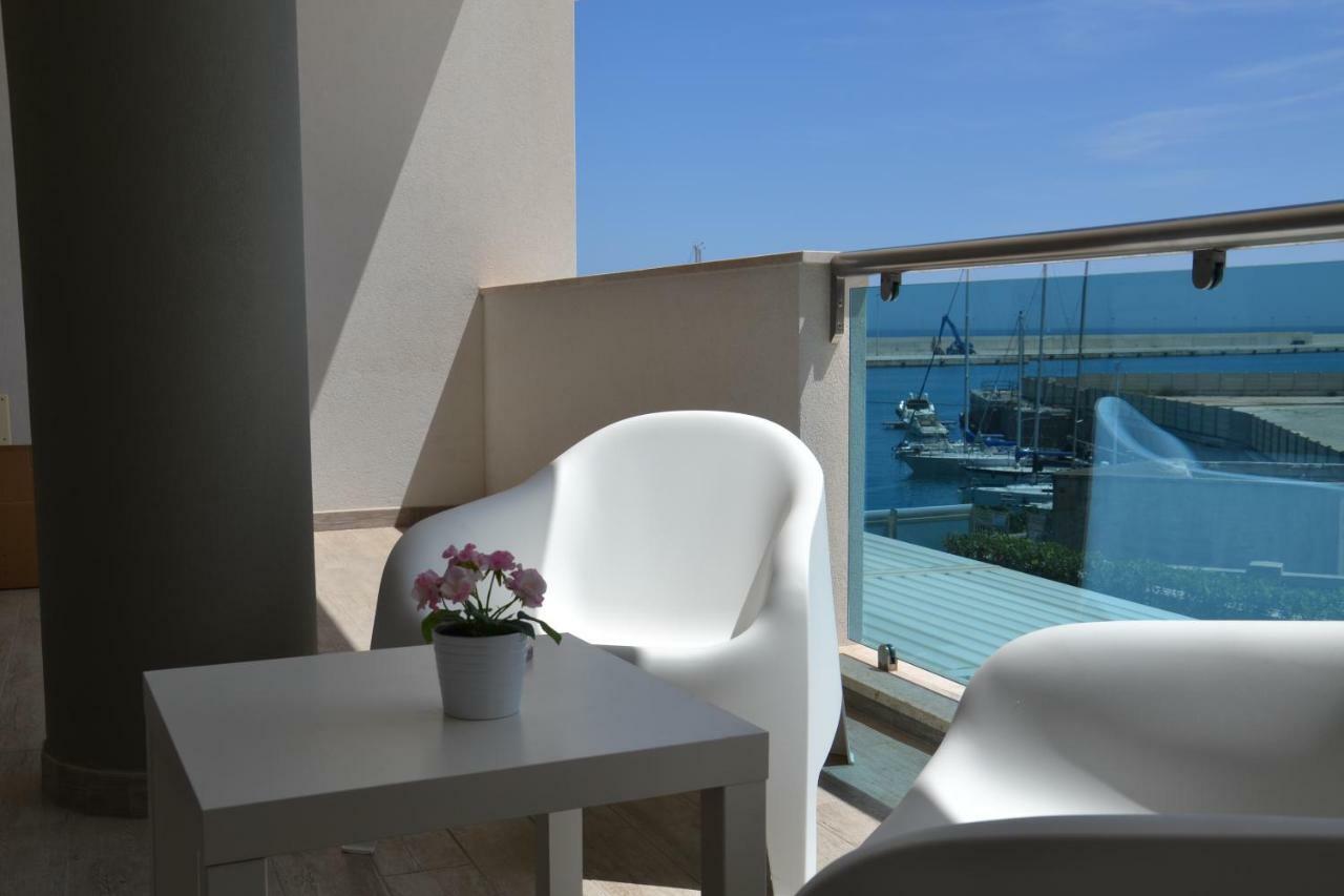Porto Nuovo Holiday Home Монополи Экстерьер фото